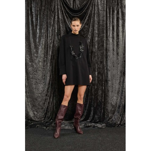 Robe noire, courte, trapèze SOUVENIR