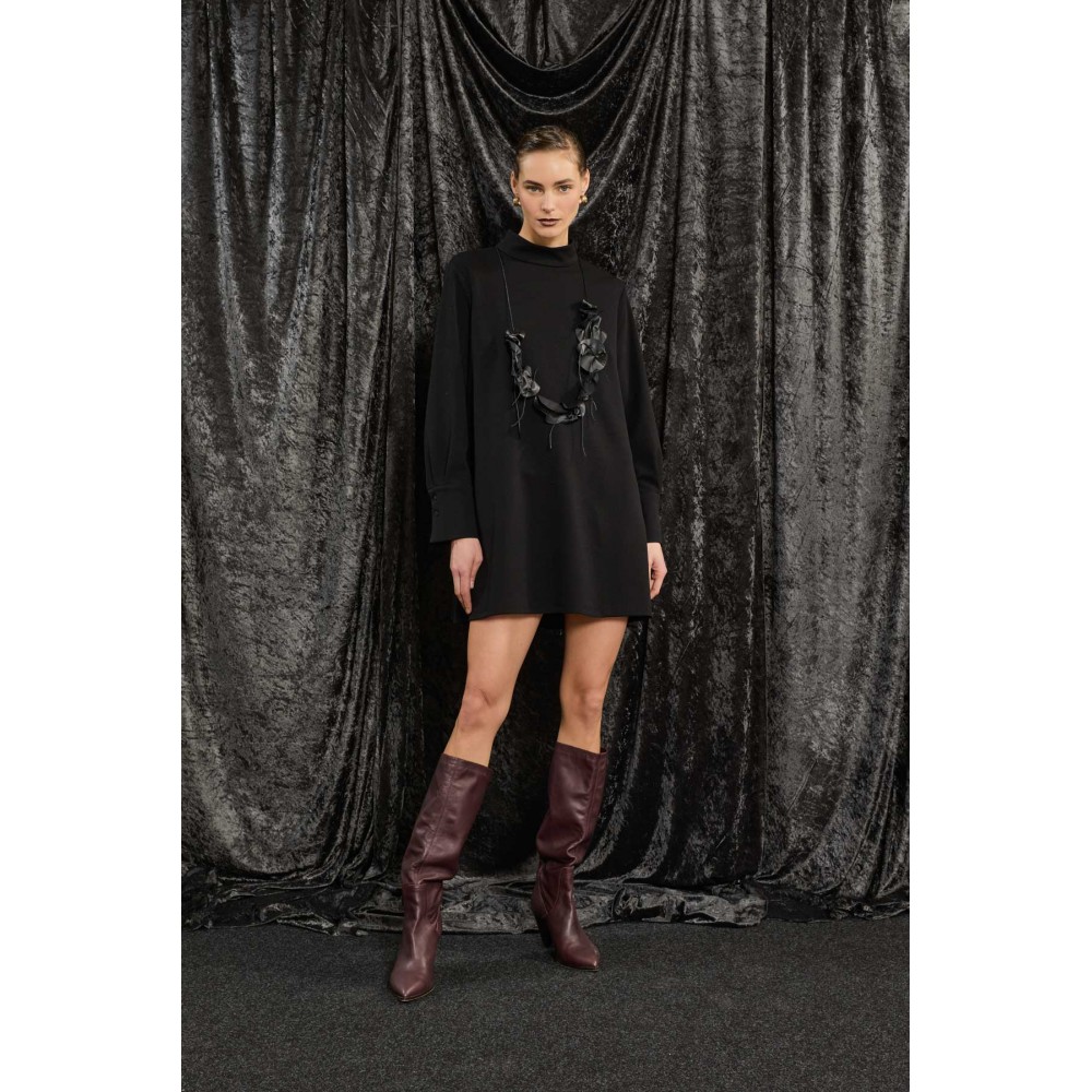 Robe noire, courte, trapèze SOUVENIR