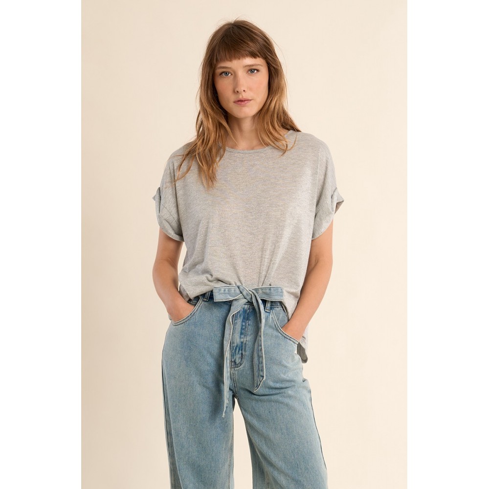 T-shirt casual, ouverture dans le dos