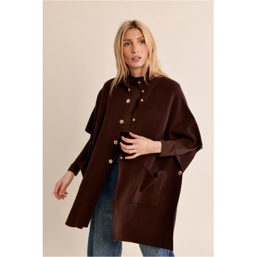 Cape femme HIVER, en maille marron, boutonnée MOLLY BRACKEN